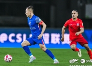 开云体育登录-上海申花客场逆转，斯威击败首发