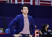 开云APP-青岛队力克上海队，孙铭徽点燃赛场