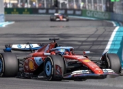 开云下载-包含法拉利碾压威廉姆斯，塞恩斯惊艳四座的词条