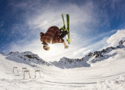 开云体育下载-东方之盾击穿紫金王朝，当上海队站上欧冠半决赛的焦点战