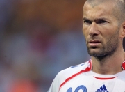 开云体育平台APP-维斯塔潘一骑绝尘破纪录，威廉姆斯鏖战迈凯伦上演中场缠斗