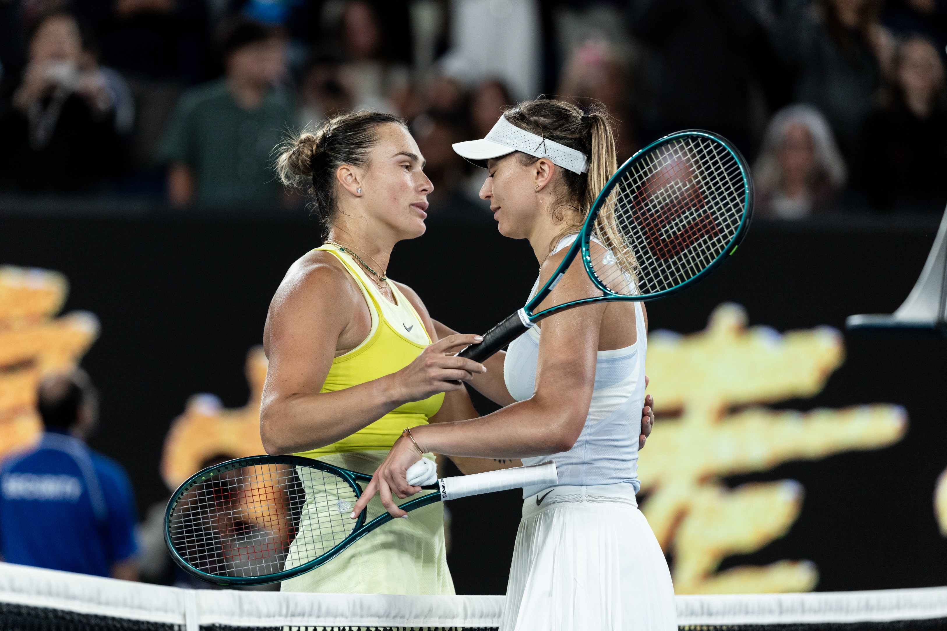 包含澳大利亚网球队碾压美国网球队，费德勒制霸全场的词条