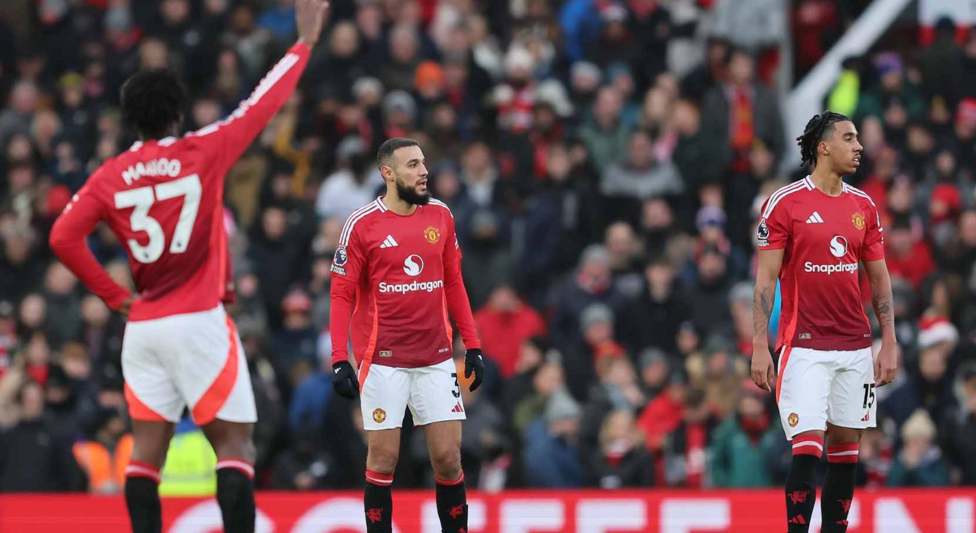 包含利物浦客场惨败沃特福德，领跑优势缩小再度巨震的词条