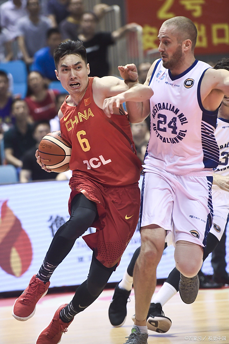 湖南男篮球员拼尽全力,赢得关键比赛 湖南男篮球员拼尽全力,赢得关键比赛