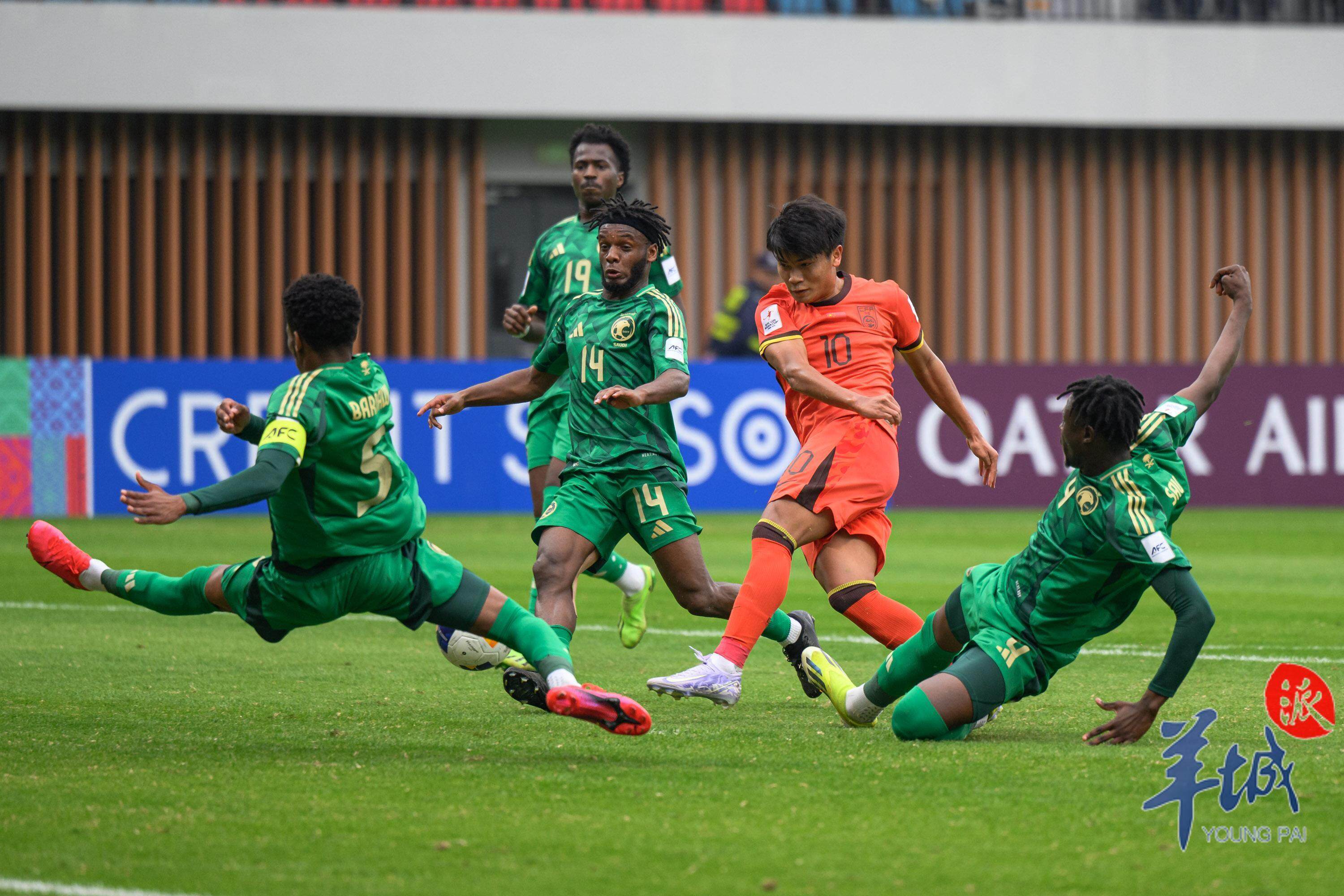 亚洲球员在国际比赛中展现技术实力 亚洲球员在国际比赛中展现技术实力