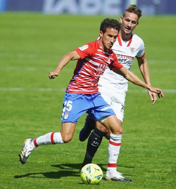 格拉纳达客场拿分，继续保持上升态势的简单介绍