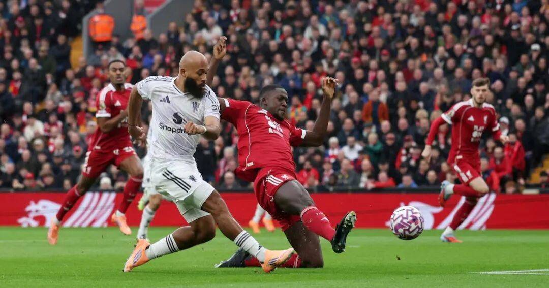 曼联全队合力，客场取得胜利