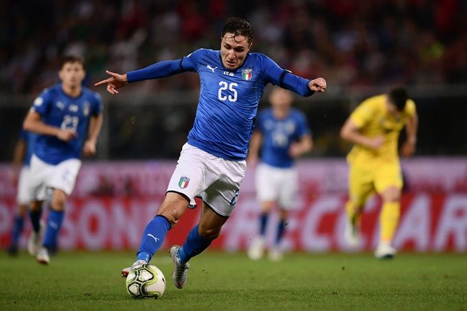 包含意大利战胜希腊，晋级下一轮的词条