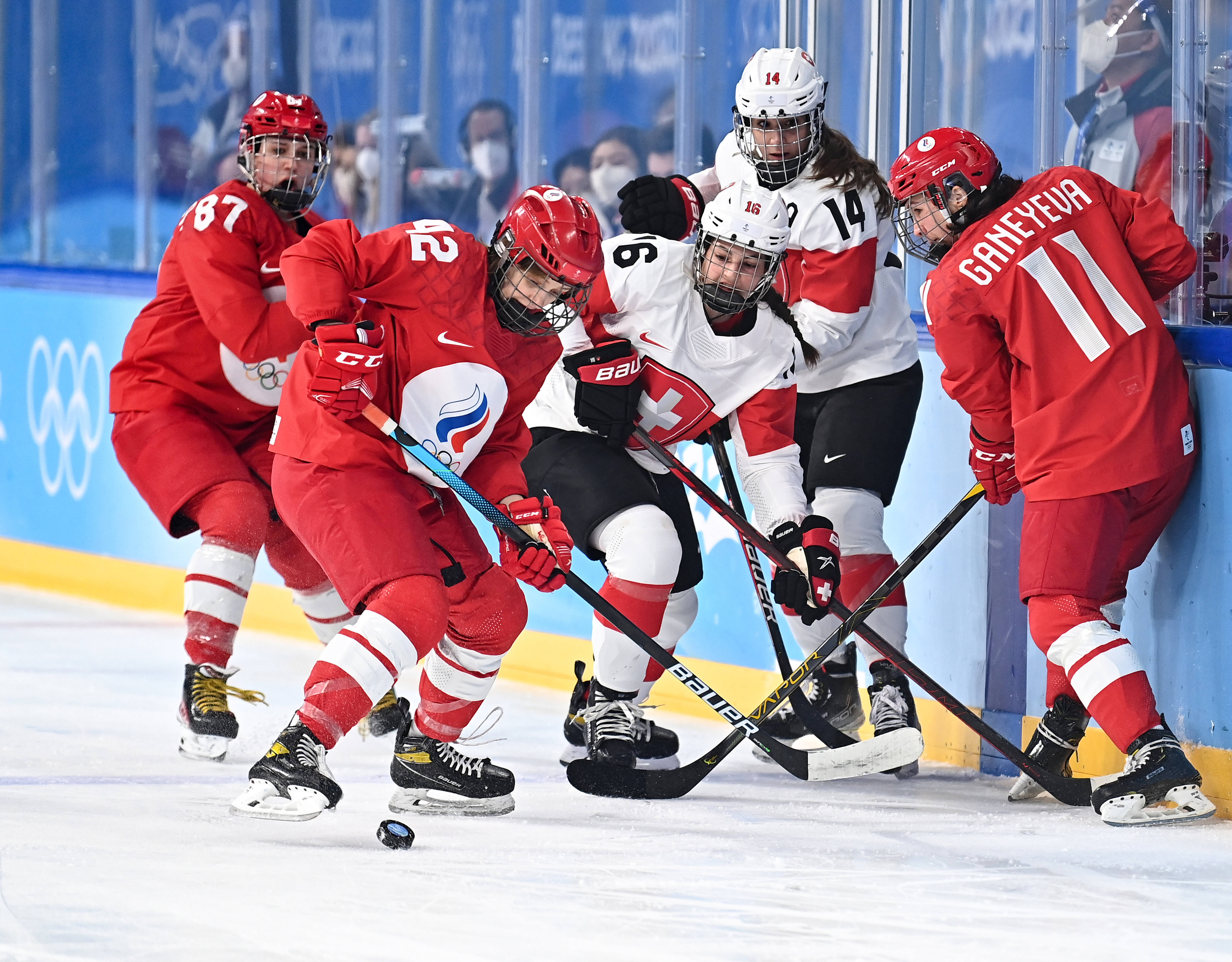 包含瑞士队成功晋级四分之一决赛的词条