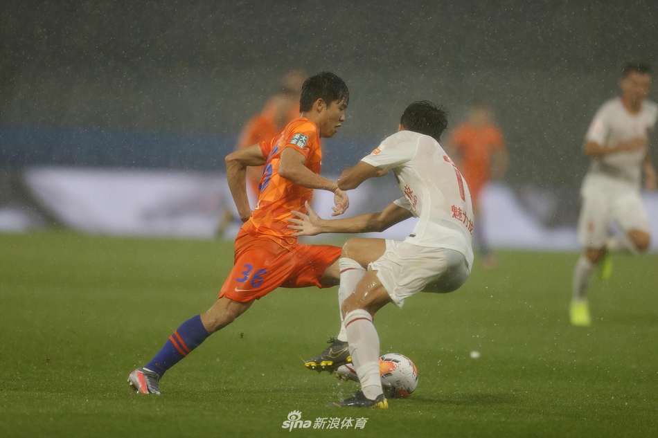 关于深圳佳兆业主场战平山东鲁能,斩获不败战绩的信息 关于深圳佳兆业主场战平山东鲁能,斩获不败战绩的信息