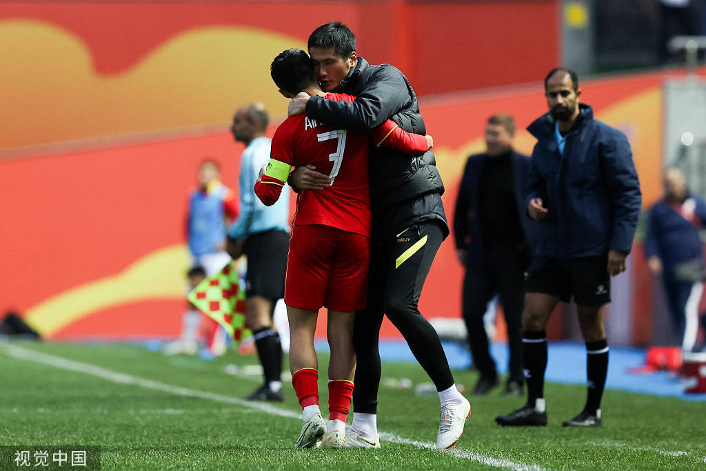 那不勒斯惊险晋级，一举逆转对手的简单介绍