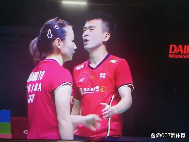 泰国队碾压印度队，黄鸭组合点燃赛场的简单介绍