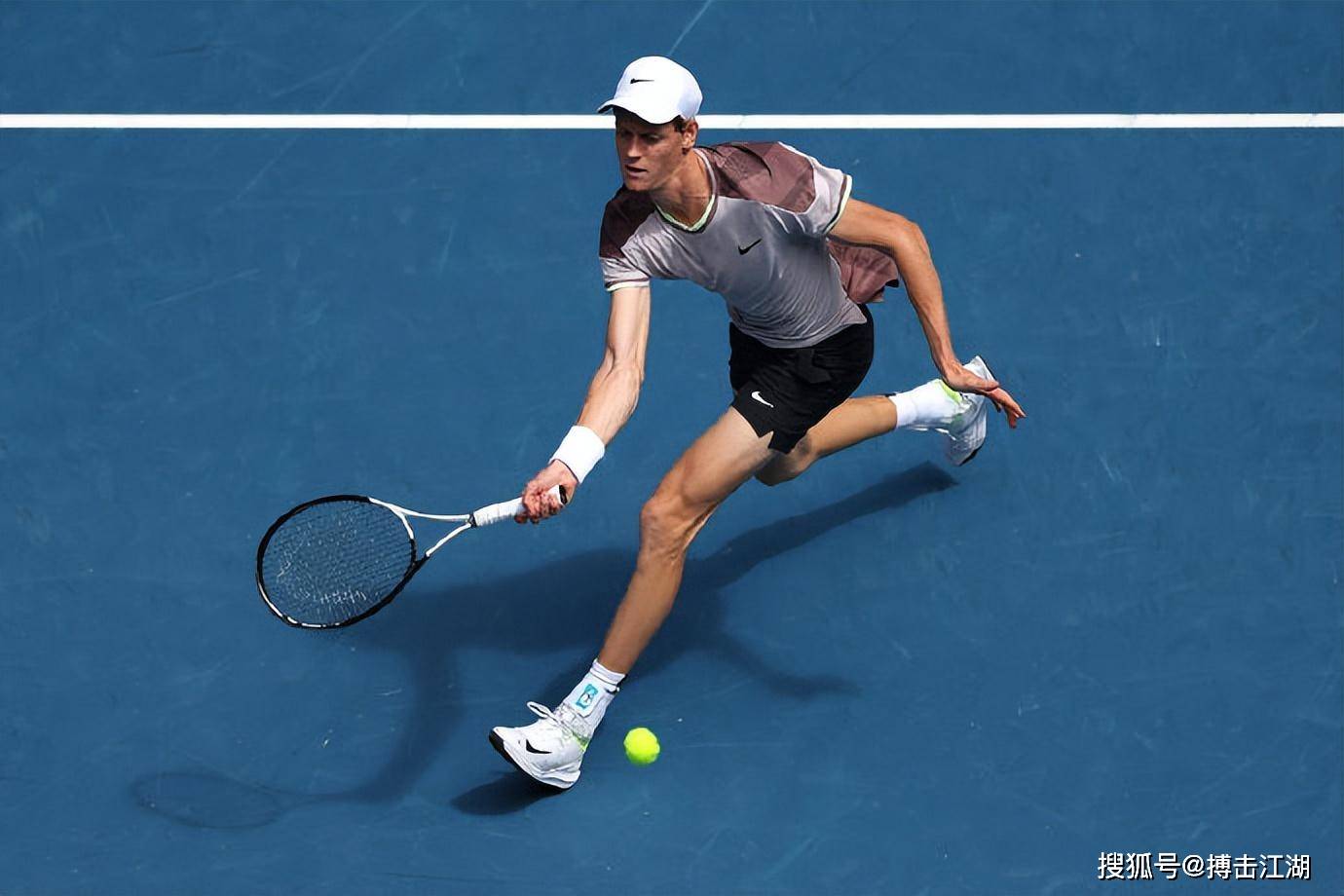 澳网逆转年终总决赛,辛纳扛起全队的简单介绍 澳网逆转年终总决赛,辛纳扛起全队的简单介绍