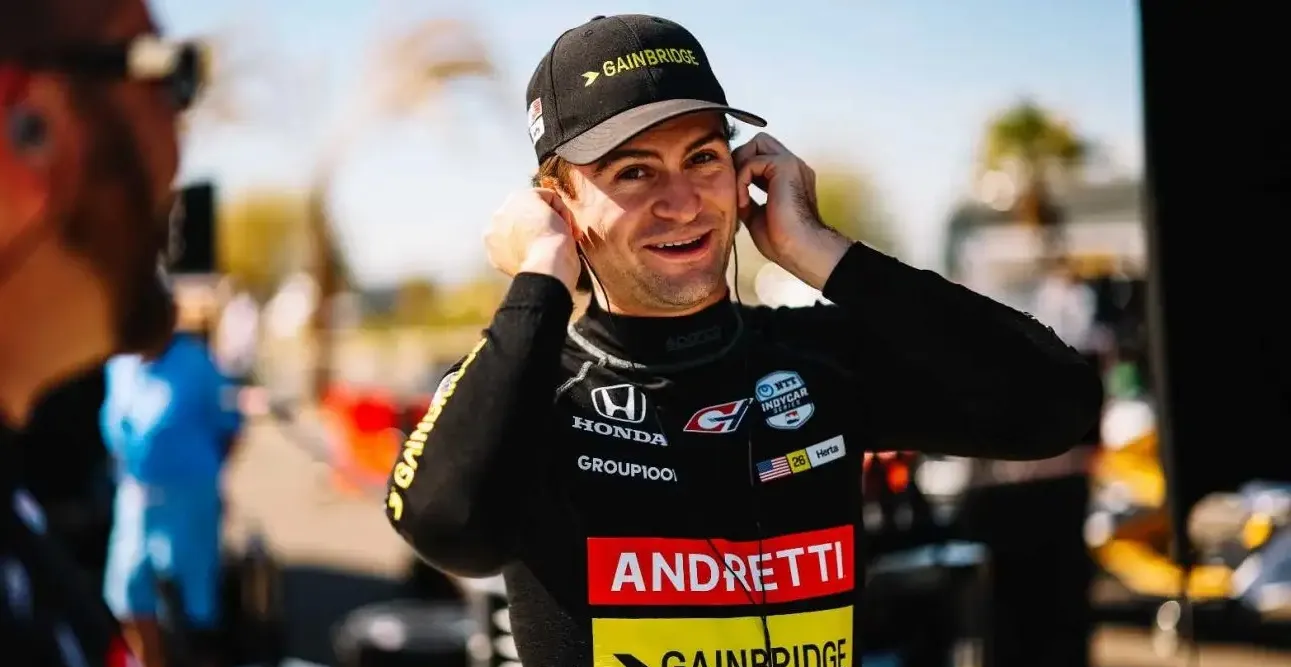 关于红牛车队碾压阿斯顿马丁,周冠宇状态火热的信息 关于红牛车队碾压阿斯顿马丁,周冠宇状态火热的信息