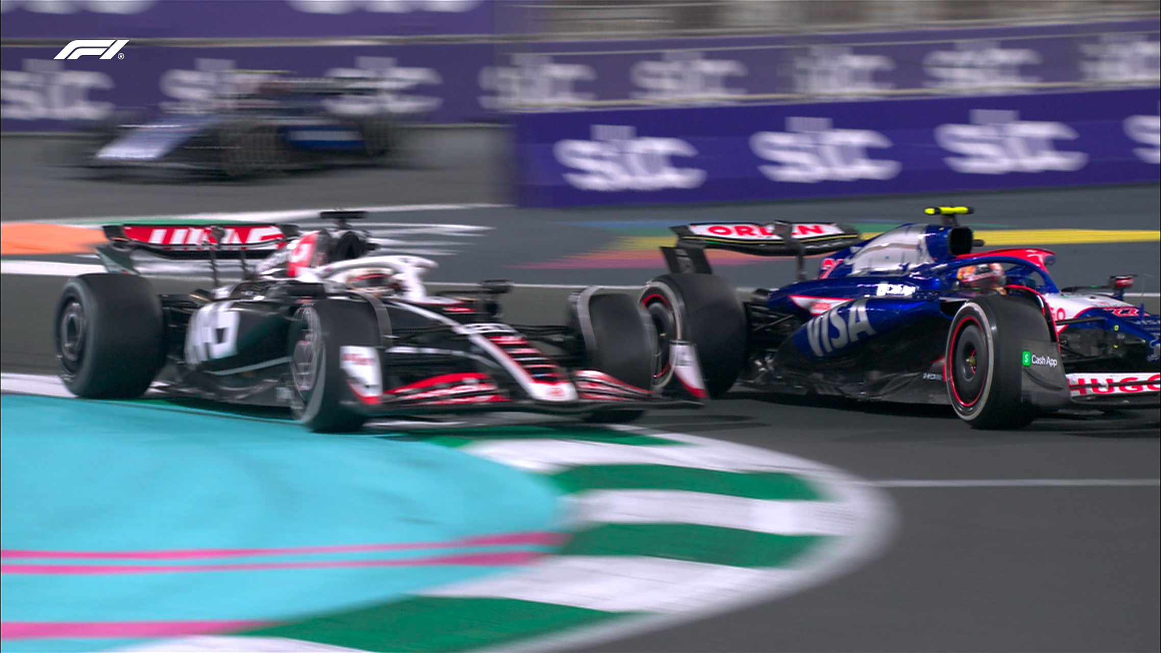 哈斯车队鏖战红牛二队,拉塞尔点燃赛场的简单介绍 哈斯车队鏖战红牛二队,拉塞尔点燃赛场的简单介绍