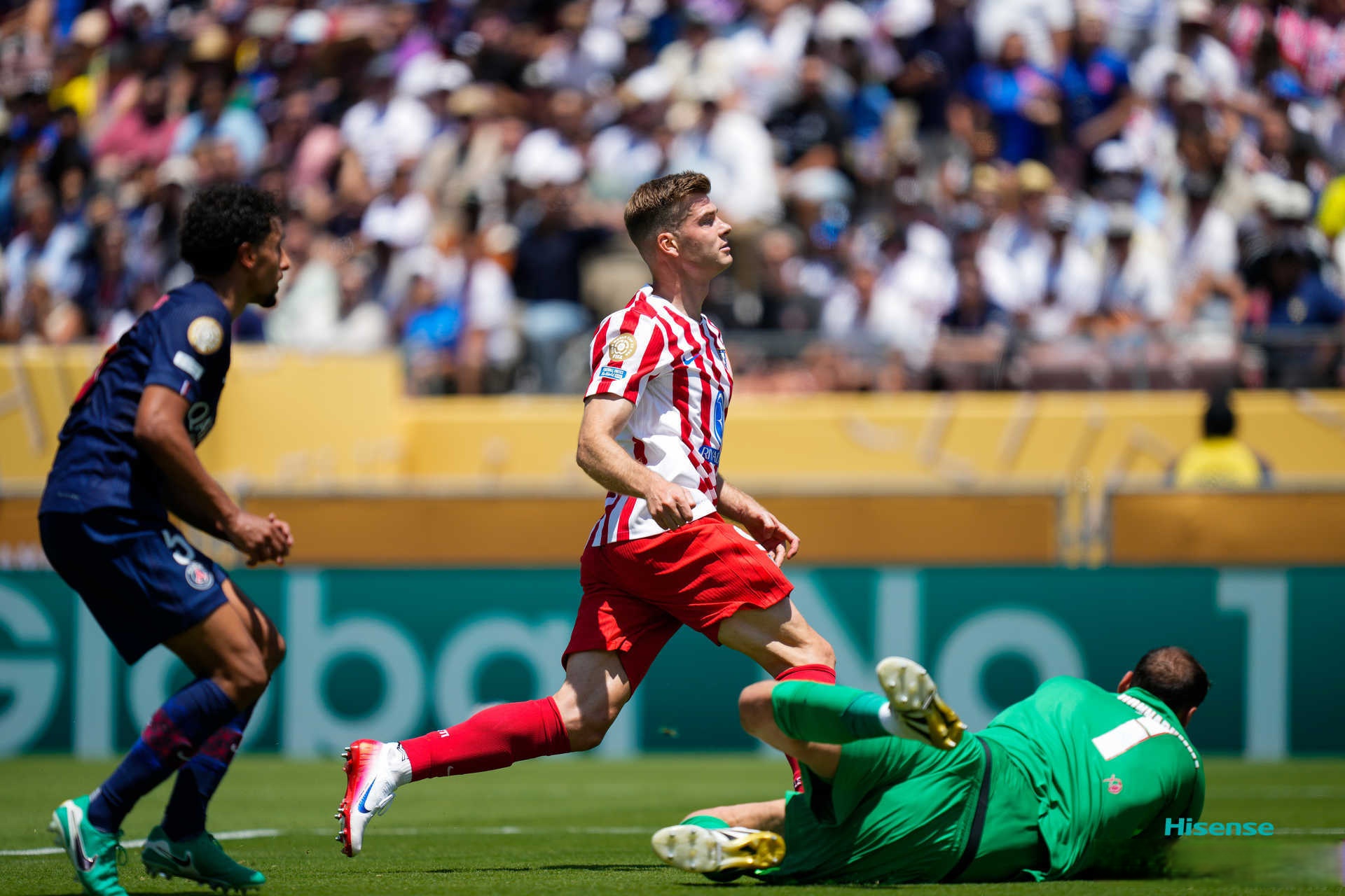 巴黎翻盘马赛，戈麦斯带队取胜