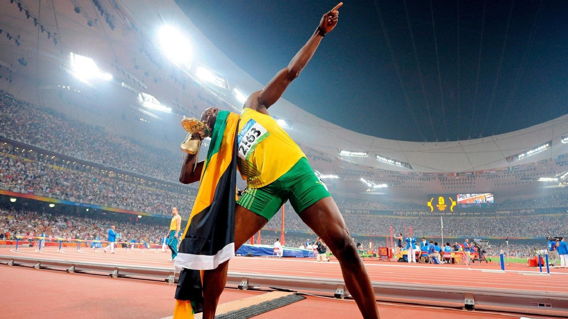 从墨尔本到马德里,跨越半球的足球争冠启示录